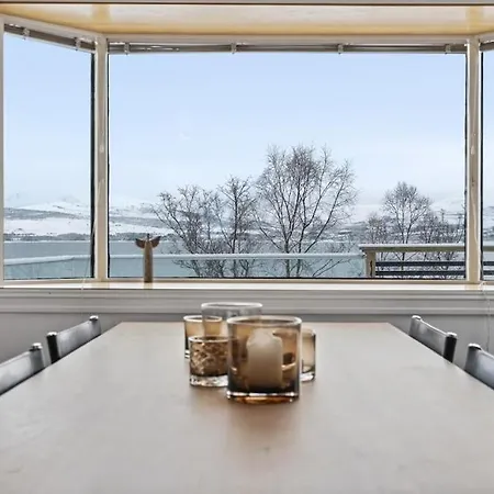 Hus Med Egen Strandlinje Tromso Exterior photo